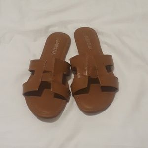 Light brown geometric sandals